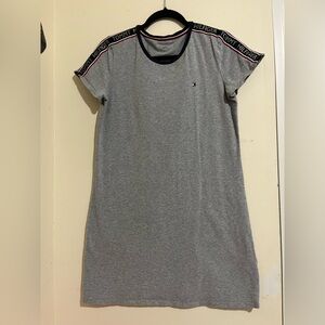 Tommy Hilfiger Gray Casual Raglan Dress. Size PL.